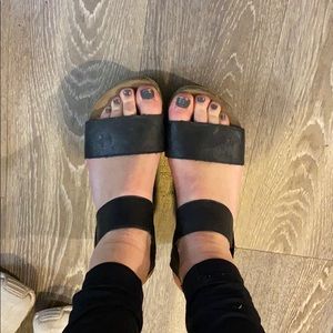Black wedges